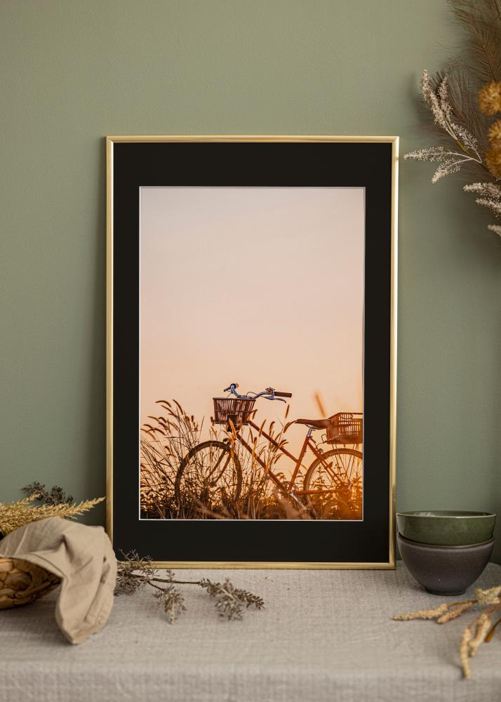 Ram med passepartou Fotolijst New Lifestyle Shiny Gold 60x80 cm - Passe-partout Zwart 50x70 cm