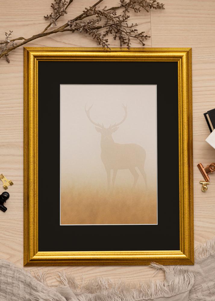 Ram med passepartou Fotolijst Västkusten Goud 40x60 cm - Passe-partout Zwart 32,9x48,3 cm (A3+)